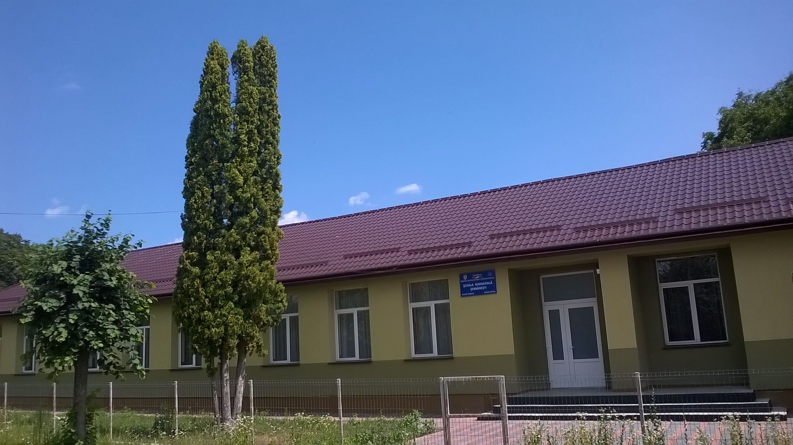 Scoala_Serbanesti.jpg